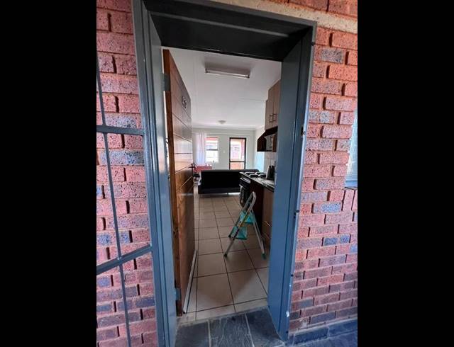 2 BEDROOM PROPERTY TO RENT IN KIBLER PARK